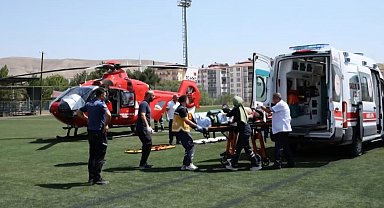 Traktörden düşen şahıs ambulans helikopterle hastaneye sevk edildi