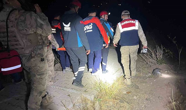 Tunceli'de kayalıklardan düşen kadın kurtarıldı