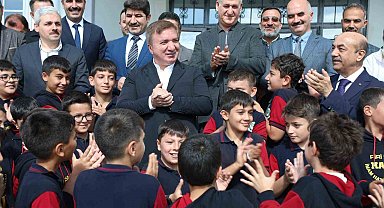 Vali Aydoğdu, ortaokul öğrencileriyle bir araya geldi