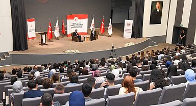 Vali Aygöl, gençlerle buluştu