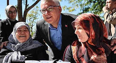 Vali Şimşek, doğal güzelliğiyle öne çıkan Hafik Gölü'nde şehit aileleriyle buluştu