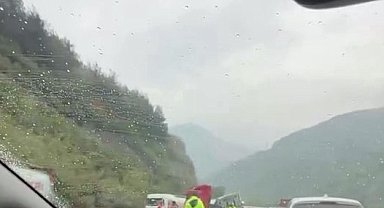 Yağış D-650'de kazayı beraberinde getirdi