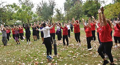 Yunusemreli kadınlardan açık havada spor etkinliği