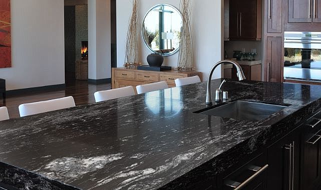 Mutfakta Profesyonel Dokunuş: Porselen Tezgah ve Dekton Seçimi